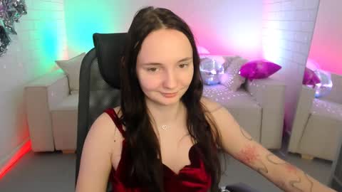 Snapshot of ameliamalina chatting on February 6, 8:29 am Amelia online show from February 6, 8:29 am