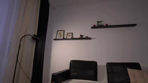 Amelia   online show from November 30, 8:18 am