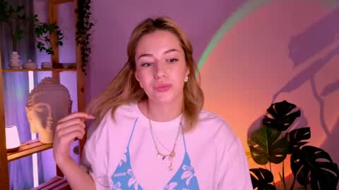 Snapshot of ameliarosaline chatting on June 25, 3:17 am ameliarosaline online show from June 25, 3:17 am