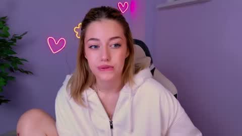 Snapshot of ameliarosaline chatting on June 26, 3:44 am ameliarosaline online show from June 26, 3:44 am