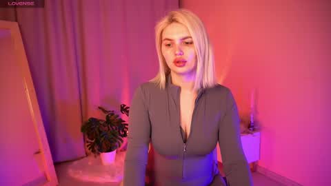  Amelia  online show from April 4, 2:21 am