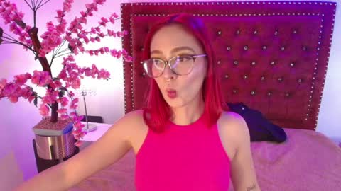 Snapshot of amelie_adamsx chatting on May 8, 11:26 am Amelie online show from May 8, 11:26 am