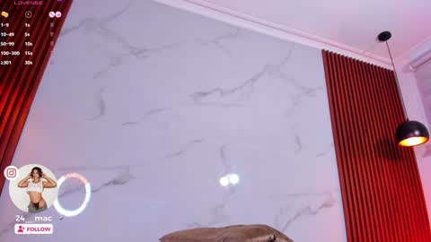 Snapshot of amelie_leigh chatting on December 20, 7:55 am Alejandra online show from December 20, 7:55 am