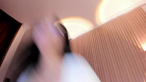 Amelie online show from April 16, 1:34 pm