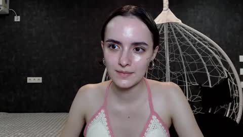 Snapshot of ameliebanshee chatting on October 13, 2:50 pm ameliebanshee online show from October 13, 2:50 pm