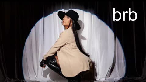 Amelie online show from October 30, 11:55 am