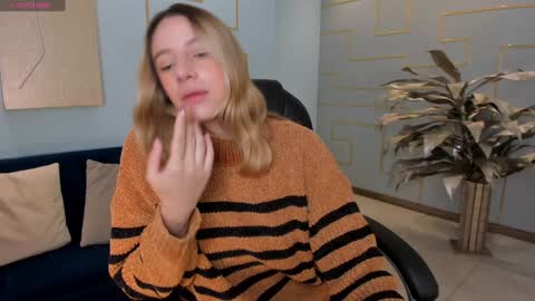 Snapshot of ameliegraham chatting on December 27, 11:06 am Amelie Graham online show from December 27, 11:06 am