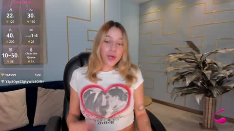 Snapshot of ameliegraham chatting on December 27, 2:22 pm Amelie Graham online show from December 27, 2:22 pm