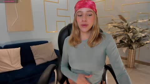 Snapshot of ameliegraham chatting on December 28, 11:19 am Amelie Graham online show from December 28, 11:19 am