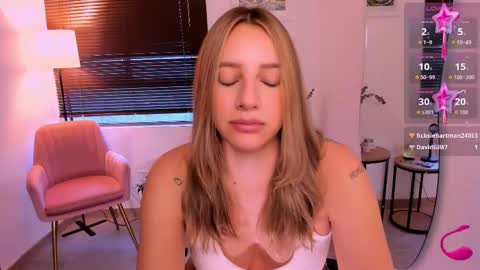 Snapshot of ameliegraham chatting on September 27, 8:03 pm Amelie Graham online show from September 27, 8:03 pm