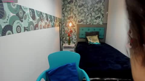 A M E L I E online show from December 30, 11:48 am