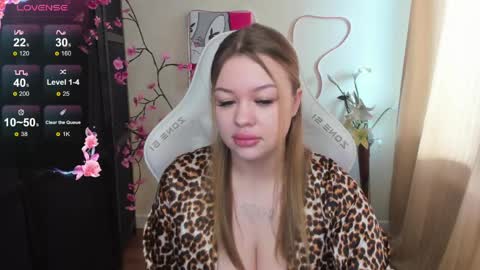 Amelie online show from May 17, 1:25 am