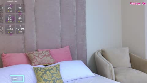 AmeliRoyse online show from April 5, 5:43 pm