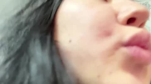 Snapshot of ameliya_kim chatting on April 19, 9:17 pm Ameliya online show from April 19, 9:17 pm