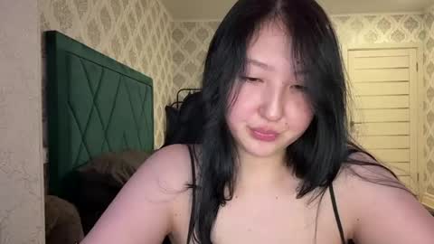 Snapshot of ameliya_kim chatting on May 13, 9:11 pm Ameliya online show from May 13, 9:11 pm