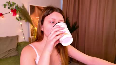 Snapshot of amelliablossom chatting on March 3, 6:41 am amelliablossom online show from March 3, 6:41 am