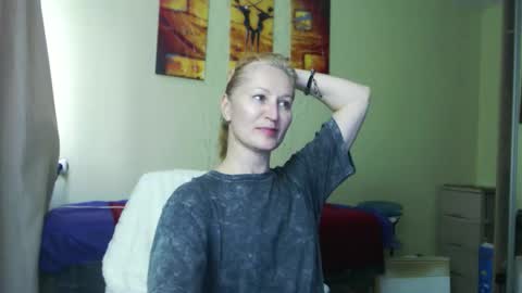 Snapshot of amelly777 chatting on May 24, 3:28 pm amelly777 online show from May 24, 3:28 pm