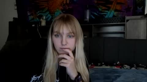 amethystmoon18 online show from March 2, 8:15 pm