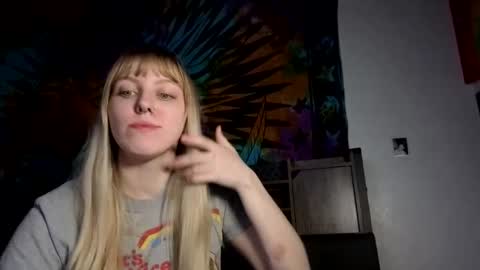 amethystmoon18 online show from March 5, 4:30 am