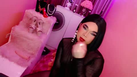 Queen Mireska online show from January 6, 1:08 pm