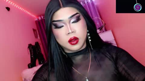 Queen Mireska online show from October 26, 3:40 pm