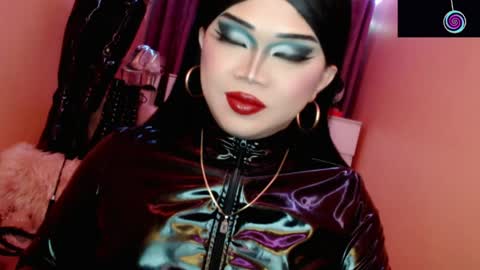 Queen Mireska online show from March 31, 4:18 pm