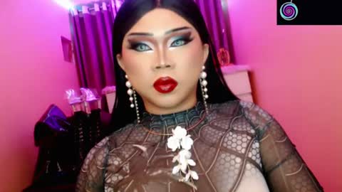 Snapshot of amiadoll chatting on July 6, 4:53 pm Queen Mireska online show from July 6, 4:53 pm