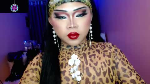 Snapshot of amiadoll chatting on July 28, 4:05 pm Queen Mireska online show from July 28, 4:05 pm