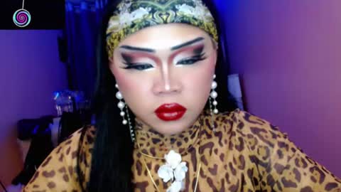 Snapshot of amiadoll chatting on July 28, 6:20 pm Queen Mireska online show from July 28, 6:20 pm