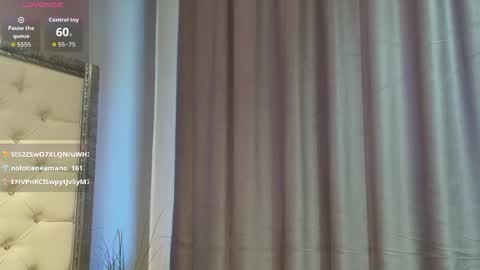 Snapshot of amiellarose chatting on April 23, 12:29 pm amiellarose online show from April 23, 12:29 pm