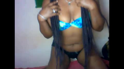 Snapshot of amielle_01 chatting on April 10, 8:52 am amielle_01 online show from April 10, 8:52 am