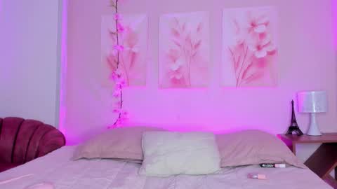 AmiiClark  online show from March 14, 7:08 pm