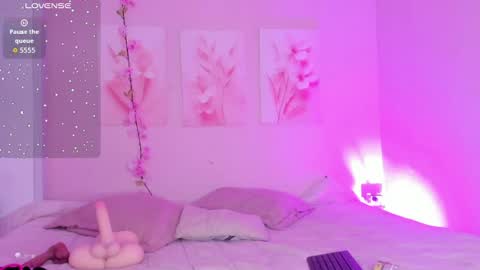 Snapshot of amiiclark chatting on June 7, 7:06 pm AmiiClark online show from June 7, 7:06 pm