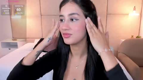 Snapshot of amiirra_ chatting on February 11, 8:20 pm Amira sweet online show from February 11, 8:20 pm