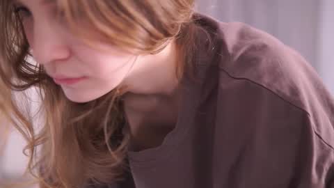 Snapshot of amillygil chatting on December 1, 5:29 pm Emily online show from December 1, 5:29 pm