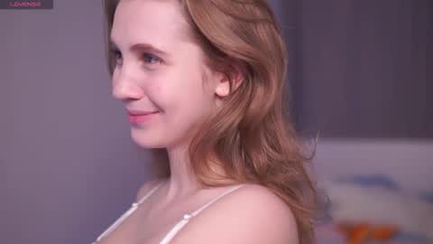 Snapshot of amillygil chatting on February 20, 10:43 pm Emily online show from February 20, 10:43 pm