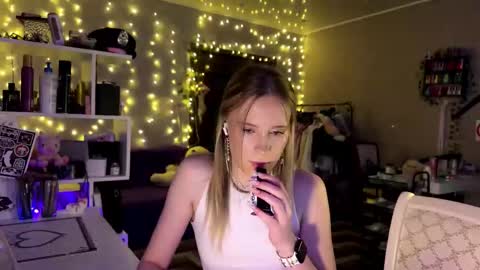 Amily online show from February 25, 2:16 pm