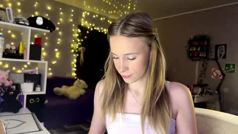 Amily online show from March 2, 1:51 pm