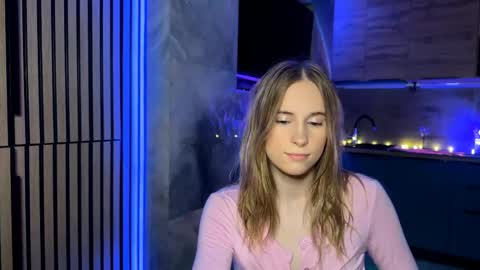 Snapshot of amily_sunray chatting on May 18, 4:24 pm Amily online show from May 18, 4:24 pm
