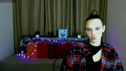 Amina online show from February 3, 1:51 pm