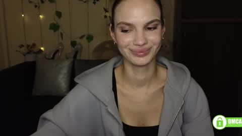 Amina online show from March 6, 1:29 pm