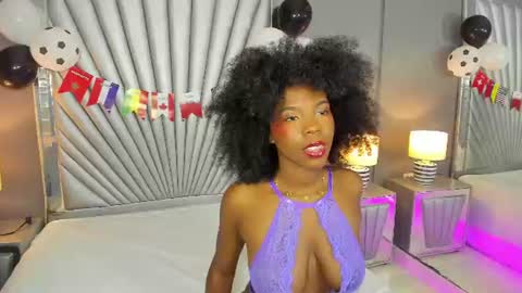 Snapshot of amirajones chatting on June 26, 8:35 pm amirajones online show from June 26, 8:35 pm