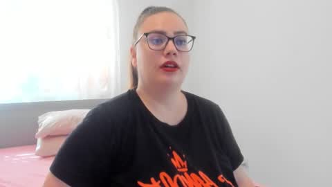 Snapshot of amiravyxen chatting on July 9, 8:07 am Amira Vyxen online show from July 9, 8:07 am