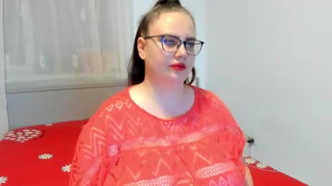 Snapshot of amiravyxen chatting on July 17, 7:19 pm Amira Vyxen online show from July 17, 7:19 pm