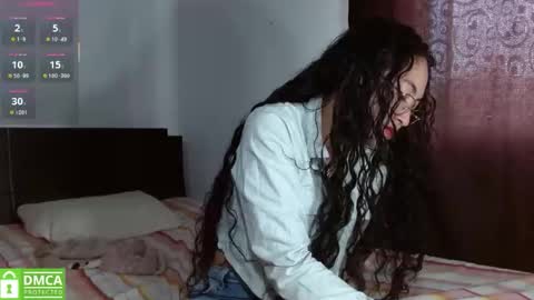 amitlu_ online show from April 7, 7:14 pm