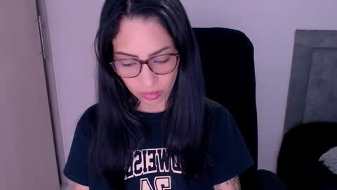 Snapshot of ammanda_ chatting on October 15, 1:06 am diana online show from October 15, 1:06 am