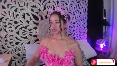 Snapshot of ammy_nova chatting on July 16, 8:04 pm Ammy Nova online show from July 16, 8:04 pm