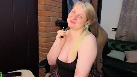 Snapshot of ammy_soon chatting on June 25, 5:34 am Ammy Soon online show from June 25, 5:34 am