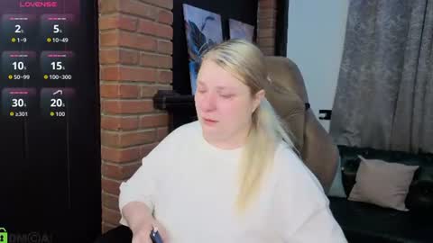 Snapshot of ammy_soon chatting on June 27, 1:21 am Ammy Soon online show from June 27, 1:21 am