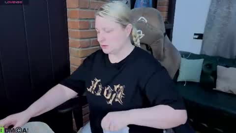 Snapshot of ammy_soon chatting on July 7, 1:19 am Ammy Soon online show from July 7, 1:19 am